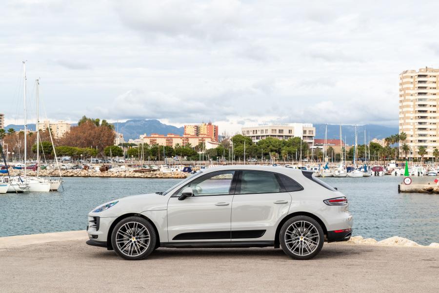  Porsche Macan S (95B) 2018 года  (WW) (фото 32 из 235)